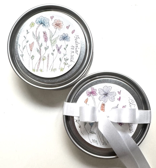 Barattolo in lino bianco e magnete dipinto a mano