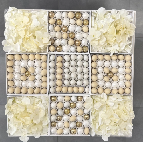 Mini confettata nei toni dell ‘avorio