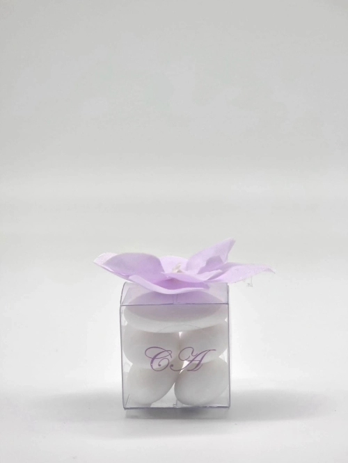 Cubino in pvc con ortensia lilla e monogrammi