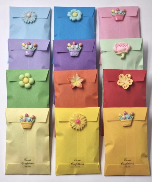 Set di 12 sacchettini colori misti con decoro